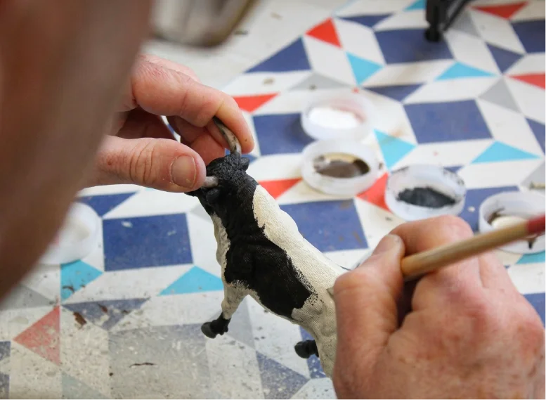 Pintando miniatura toro personalizado HC Taurinos