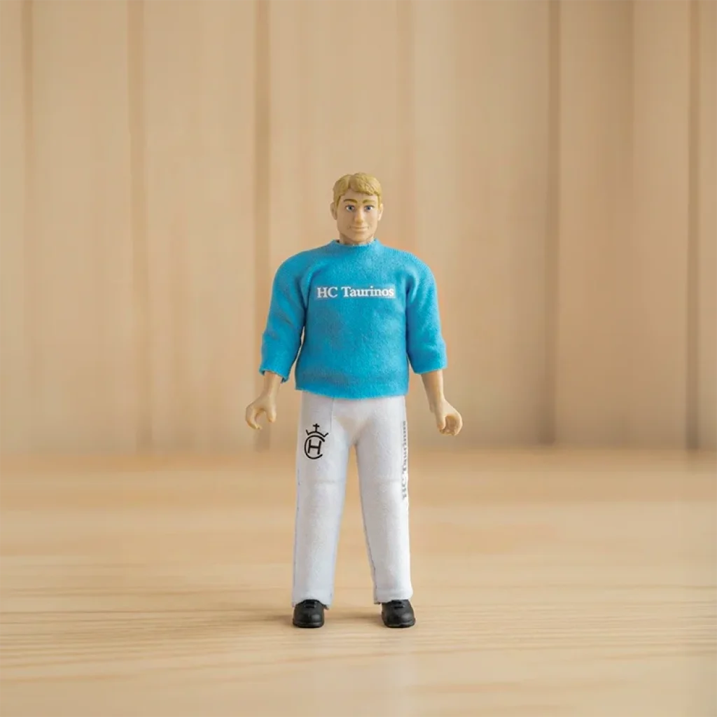 Recortador de toros celeste miniatura artesanal