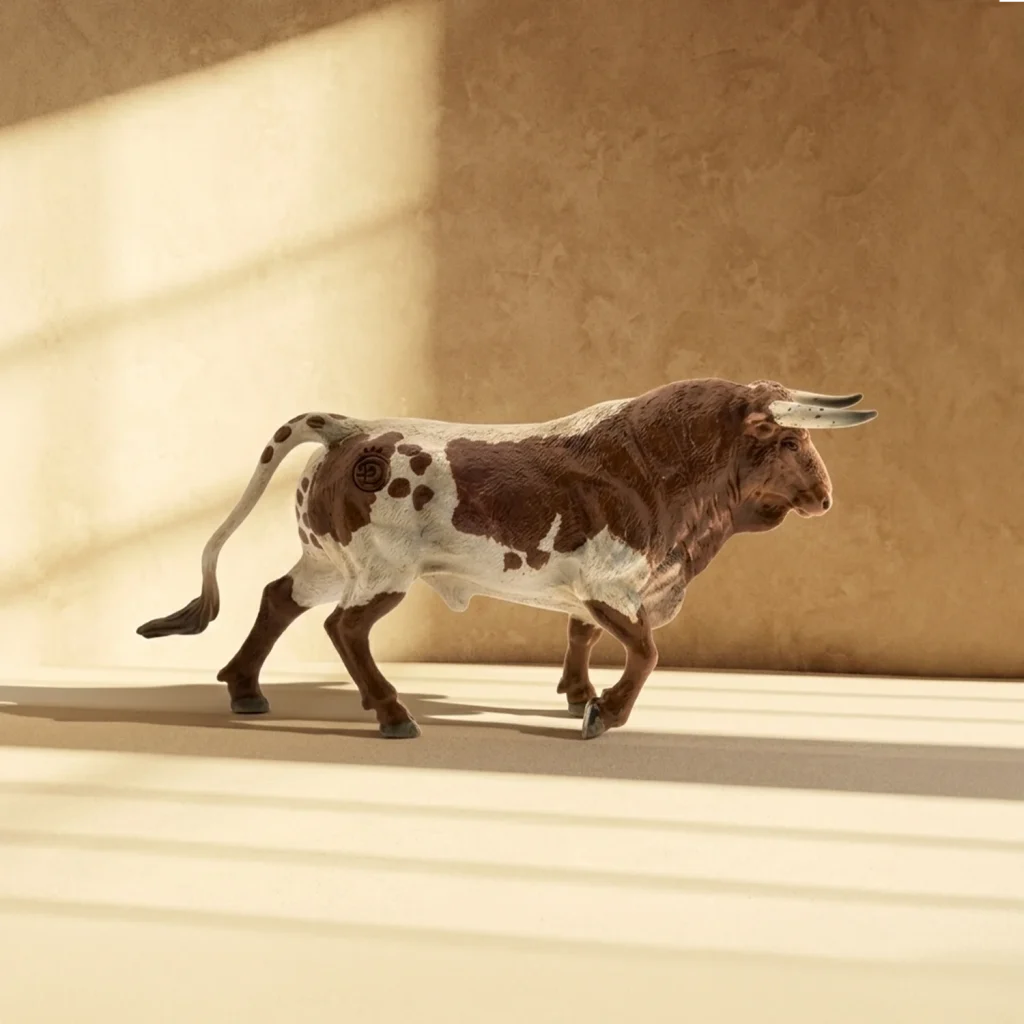 Toro bravo berrendo colorado miniatura